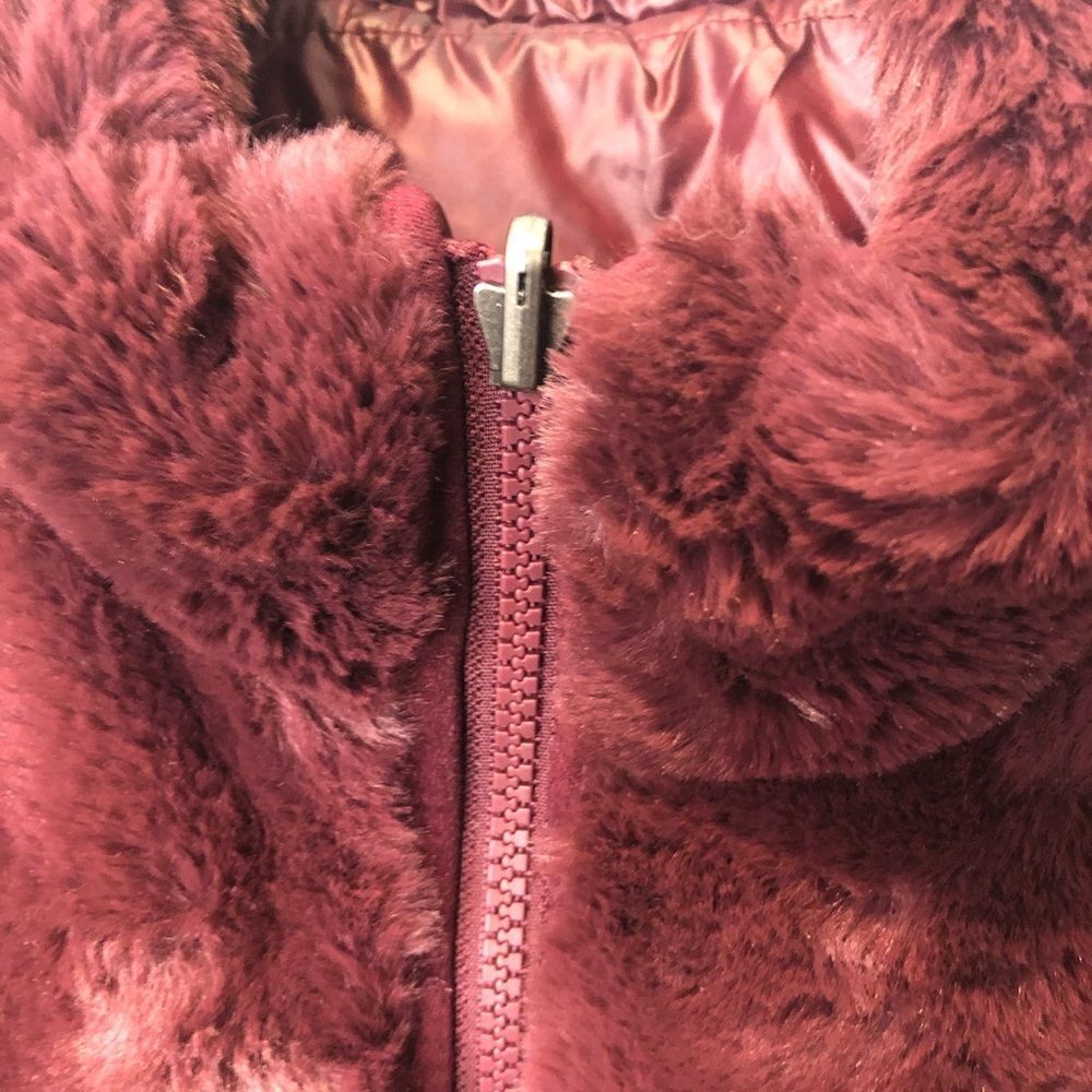 Faux fur burgundy reversible winter vest, size large - Picture 4 of 9